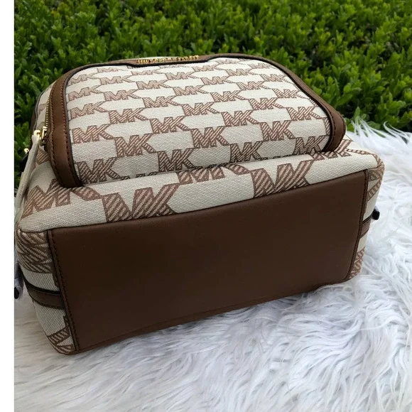 New 🎀 Michael Kors Medium Backpack & Double Zip  Wallet Set - Picture 6 of 16